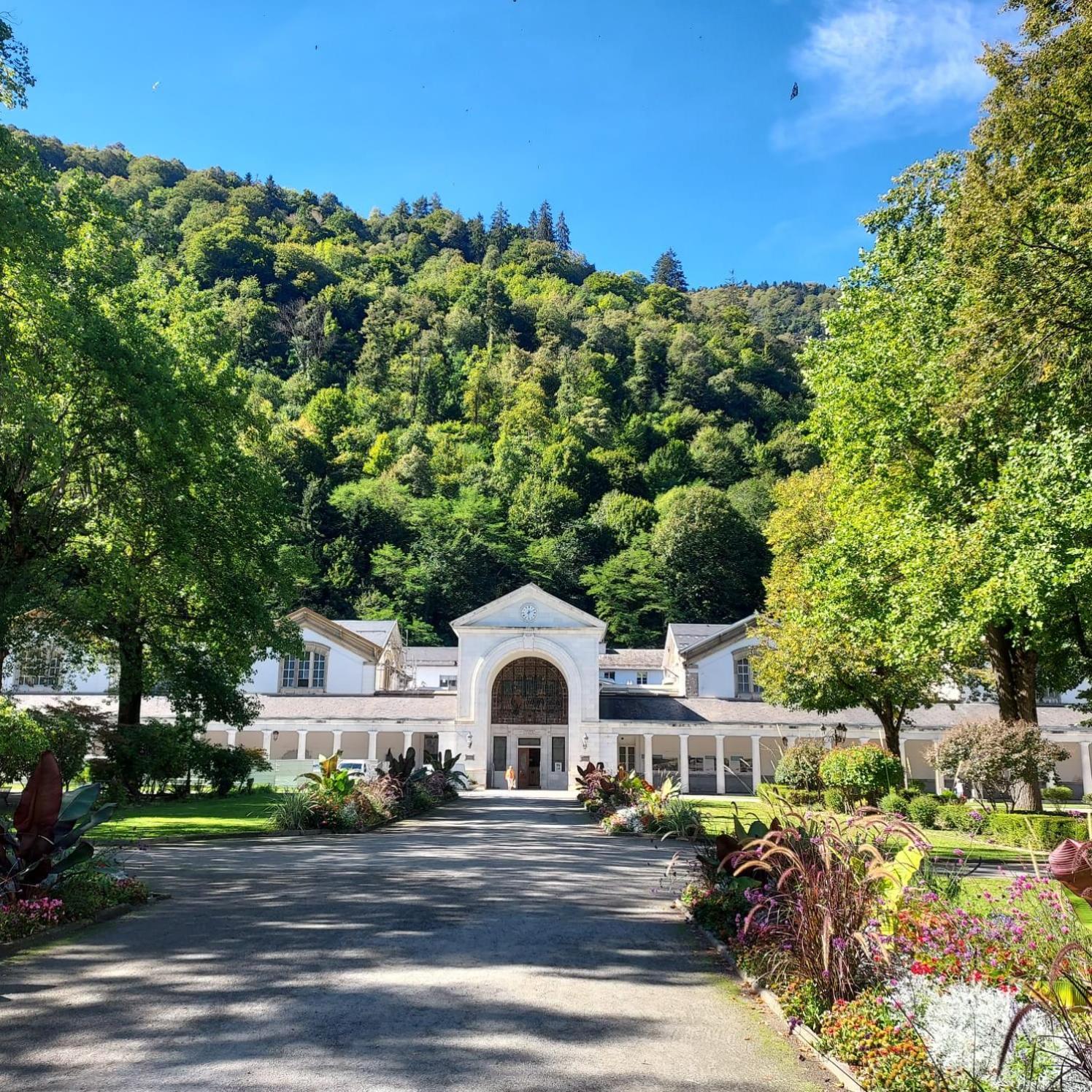 Bagnères-de-Luchon Royal Luchonアパートホテル エクステリア 写真