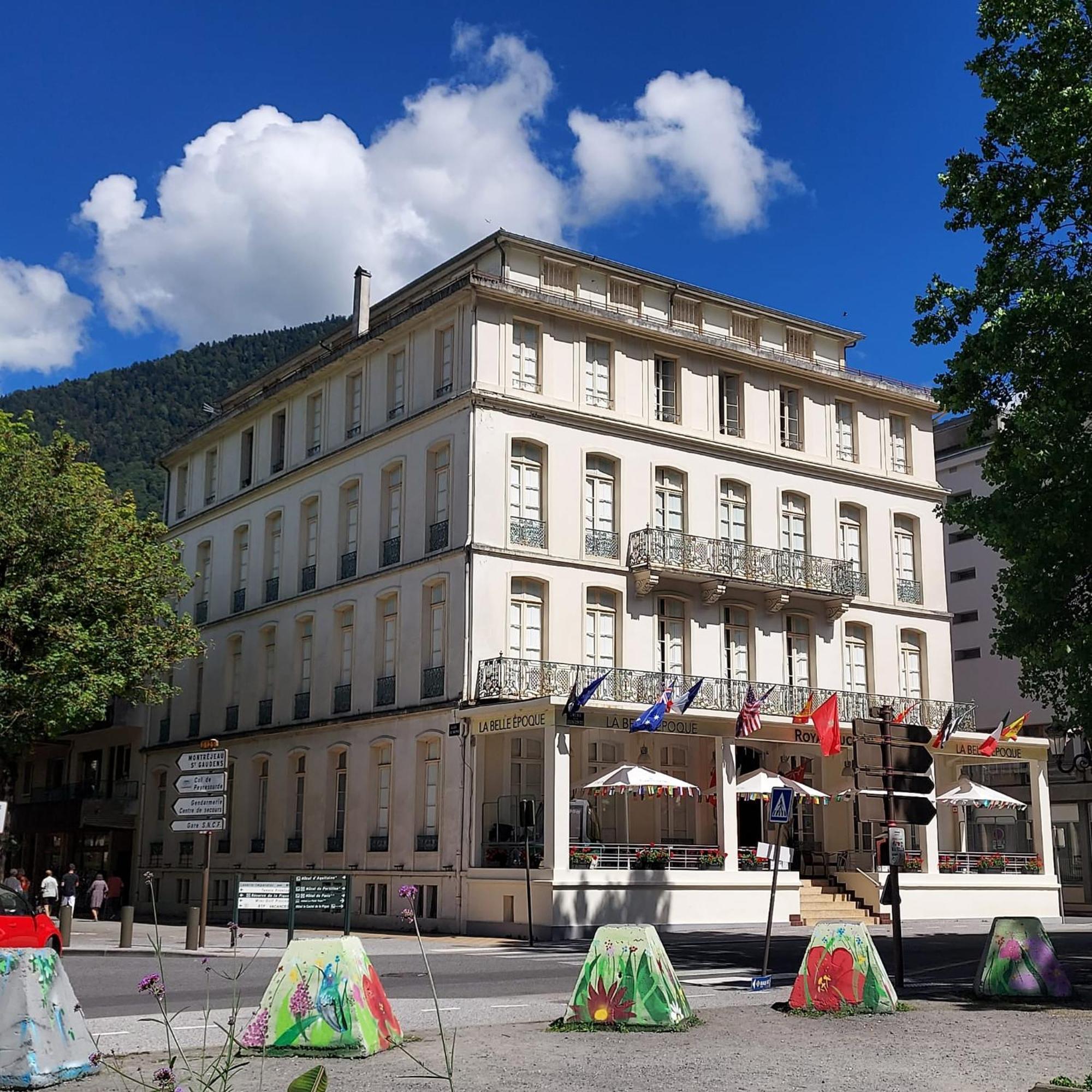 Bagnères-de-Luchon Royal Luchonアパートホテル エクステリア 写真