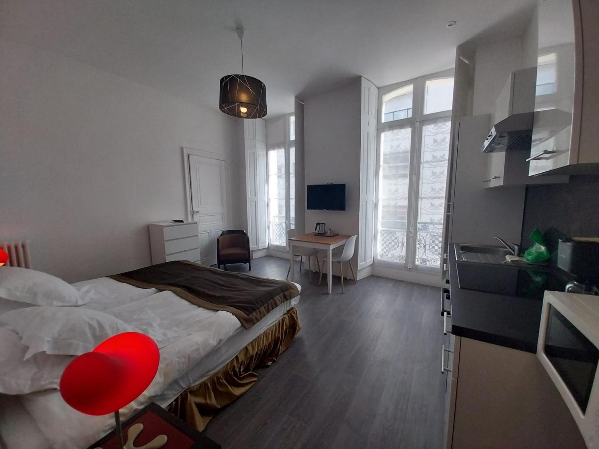 Bagnères-de-Luchon Royal Luchonアパートホテル エクステリア 写真