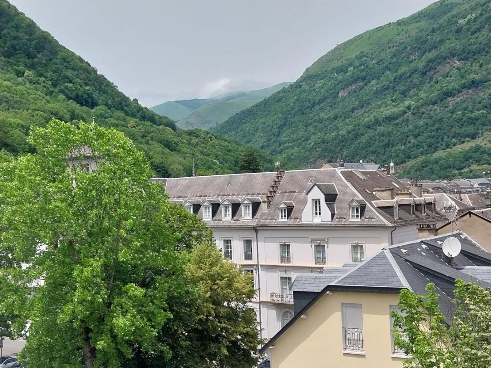 Bagnères-de-Luchon Royal Luchonアパートホテル エクステリア 写真