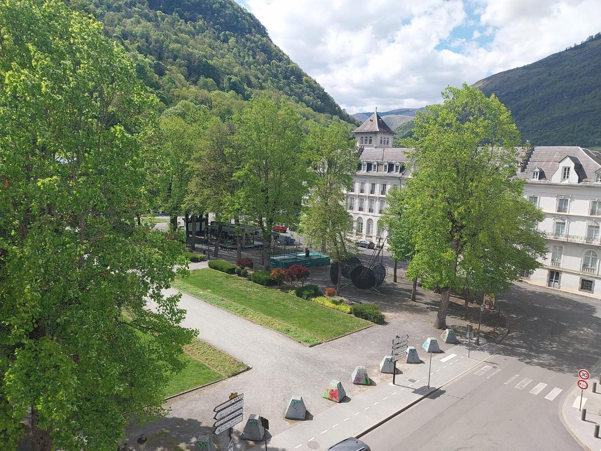 Bagnères-de-Luchon Royal Luchonアパートホテル エクステリア 写真